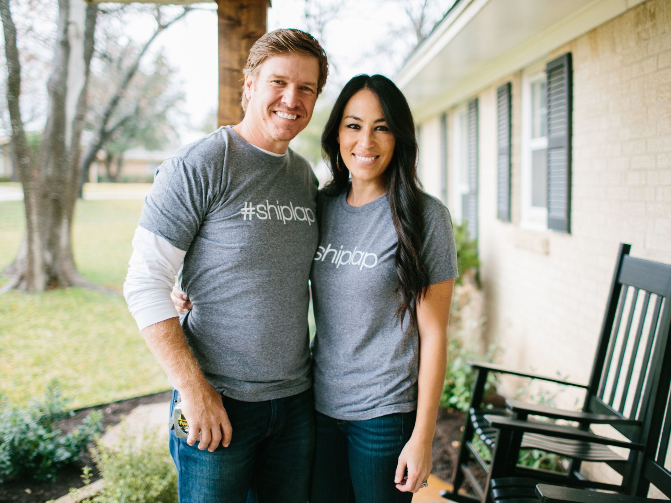 joanna gaines shiplap backlash fixer upper style sd aspect 1470100580 original fixer upper gift guide 18 shiplap shirts?resize=768 * joanna gaines shiplap backlash fixer upper style